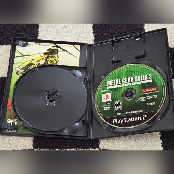 Metal Gear Solid 3 Subsistence for Playstation 2 - Picture 4 of 5